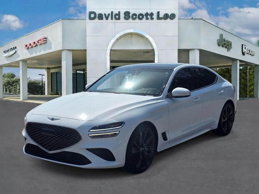 Used 2023 White Genesis 3.3T image 1