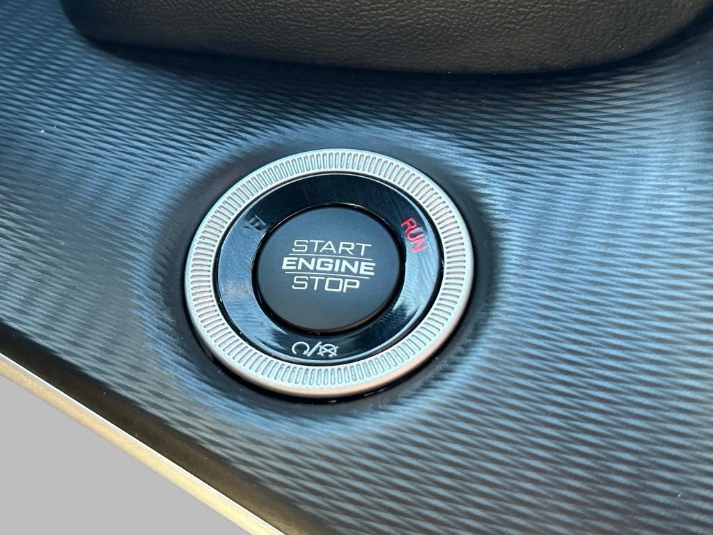 Used 2023 Red Jeep Altitude X image 23