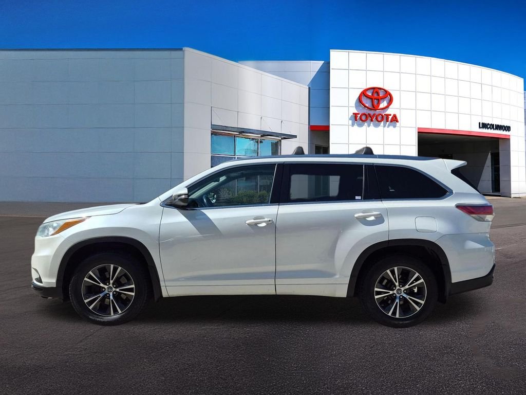 Used 2016 White Toyota XLE V6 image 14