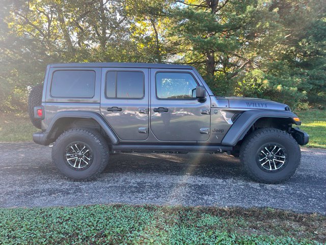 Used 2025 Granite Crystal Metallic Clearcoat Jeep Willys image 2