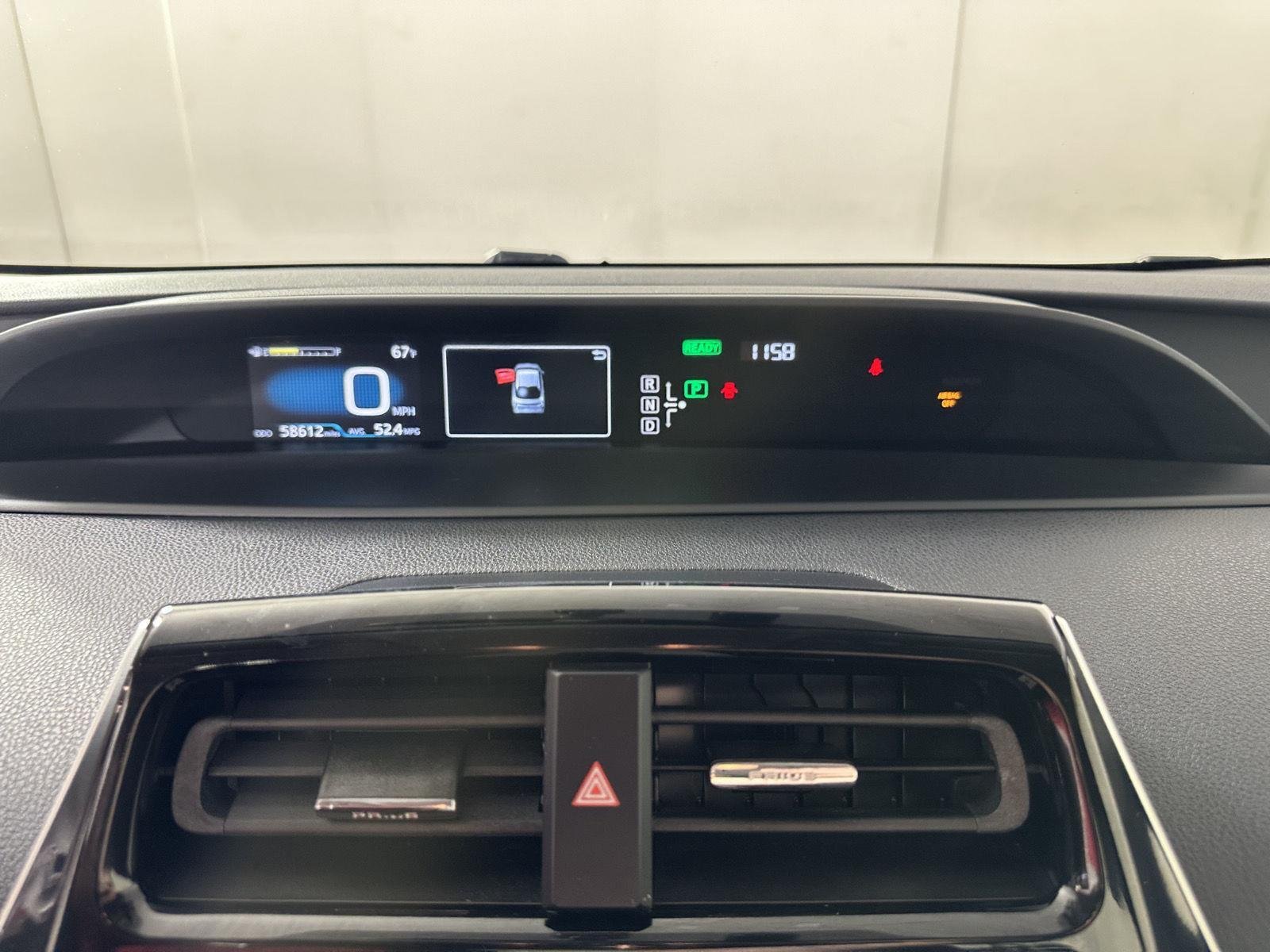 Used 2016 Hypersonic Red Toyota Three image 13