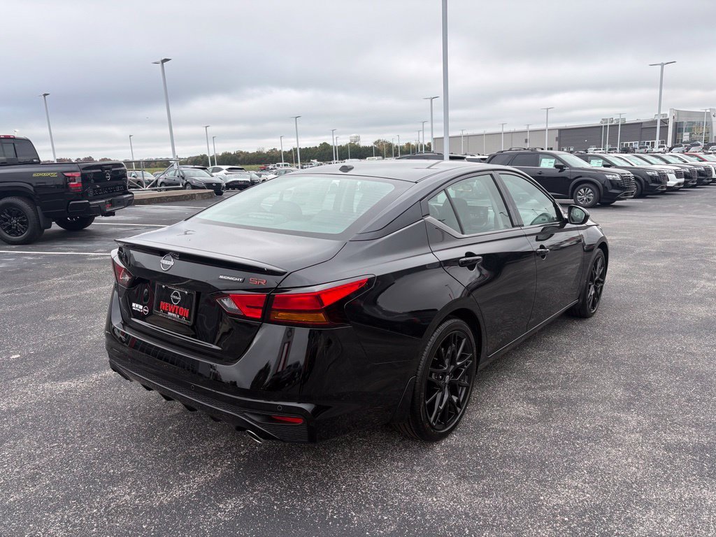 New 2026 Black Nissan 2.5 SR image 4