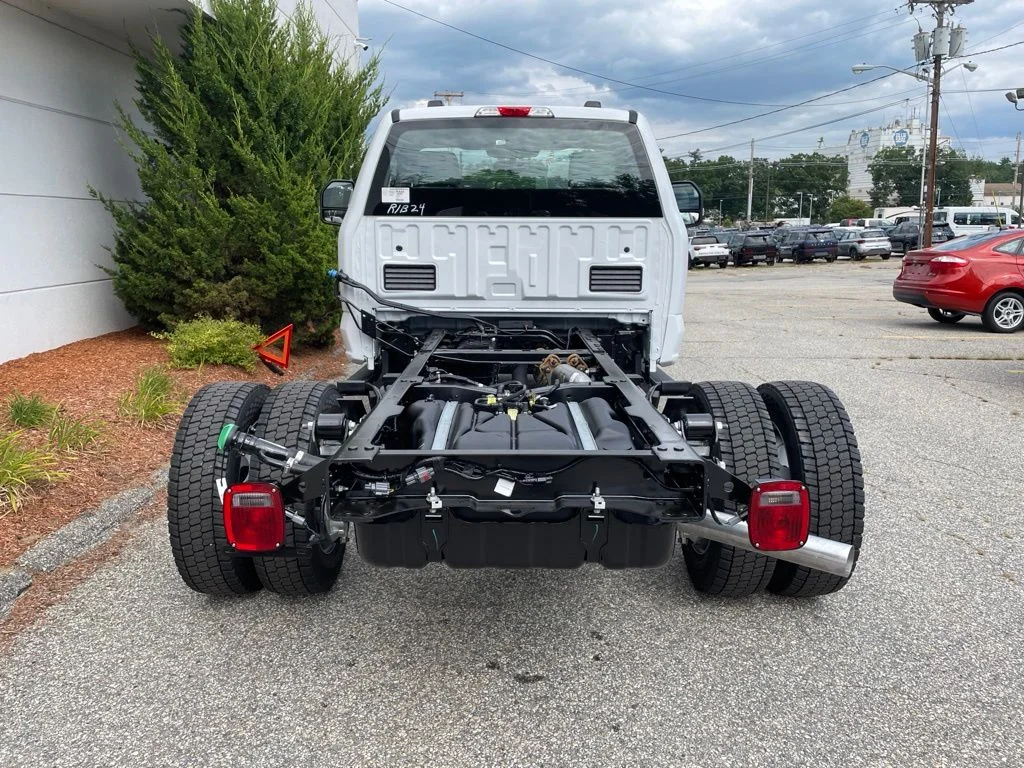 New 2026 OXFORD WHITE Ford XL image 8