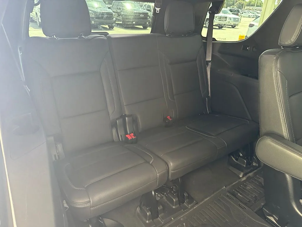 Used 2023 Silver GMC Denali image 40