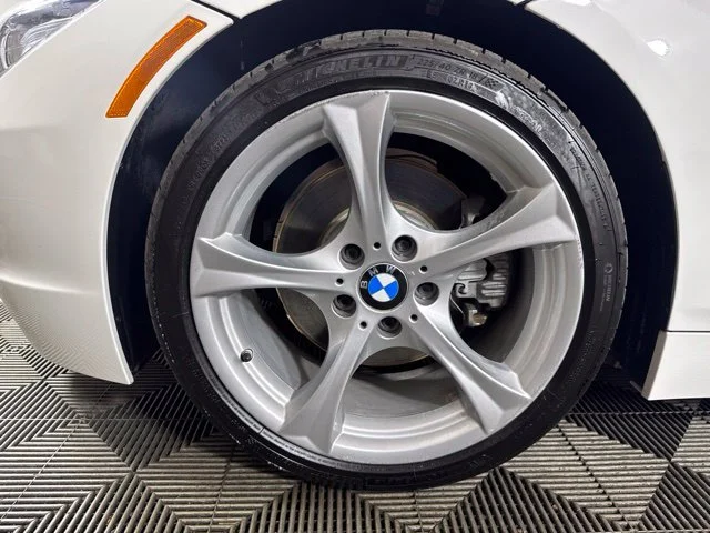 Used 2016 White BMW sDrive28i image 9