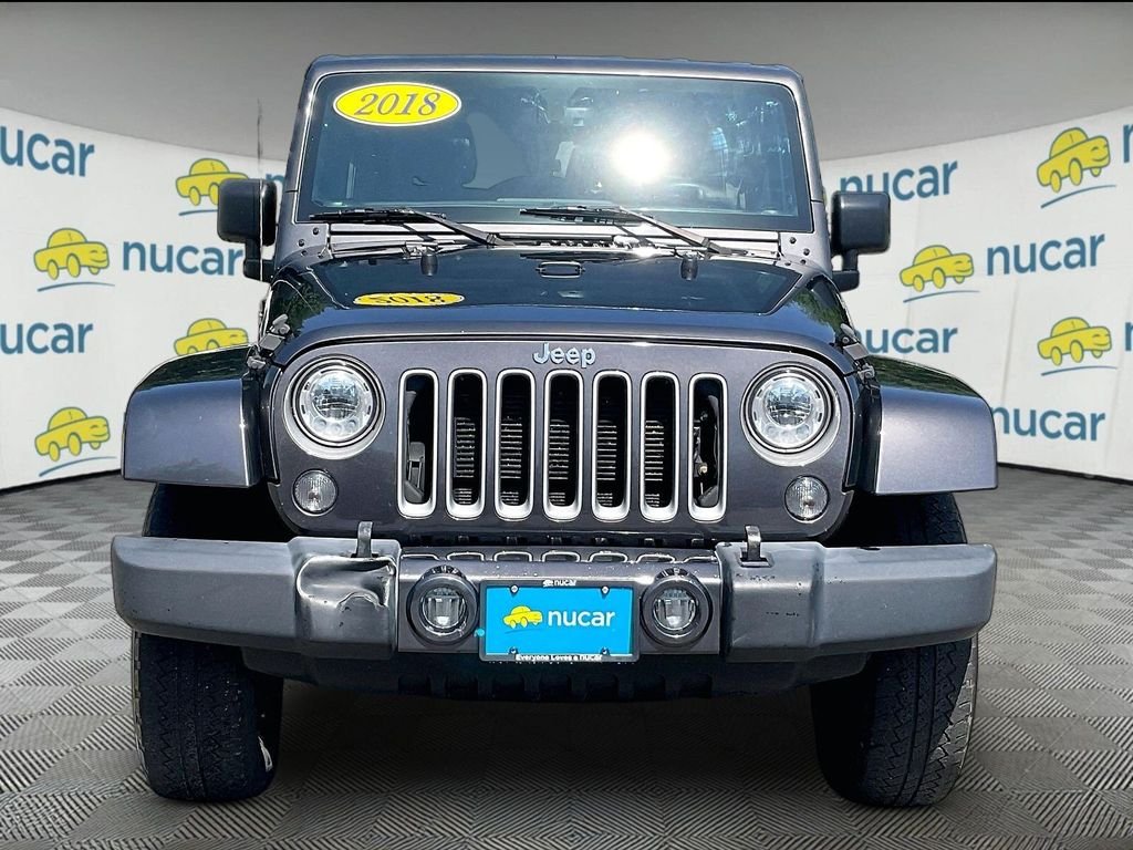 Used 2018 Gray Jeep Unlimited Sahara image 2