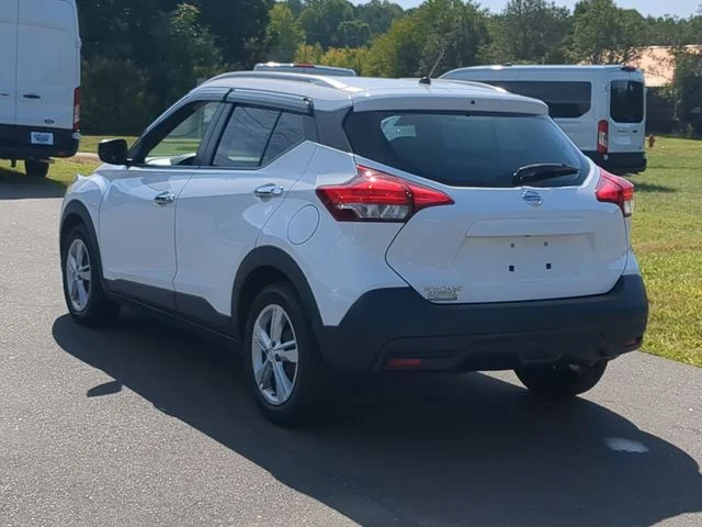 Used 2019 White Nissan S image 11