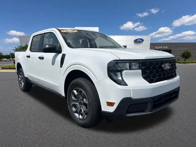 New 2026 Oxford White Ford XLT image 7