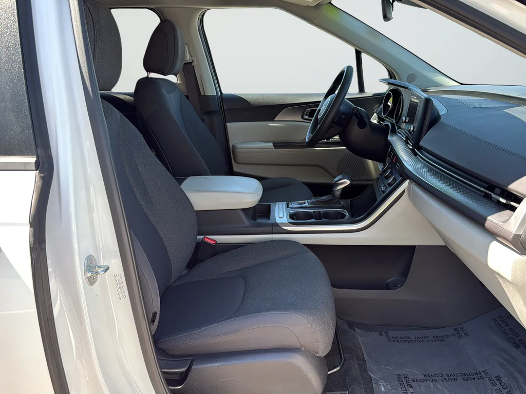Used 2024 White Kia LX image 20