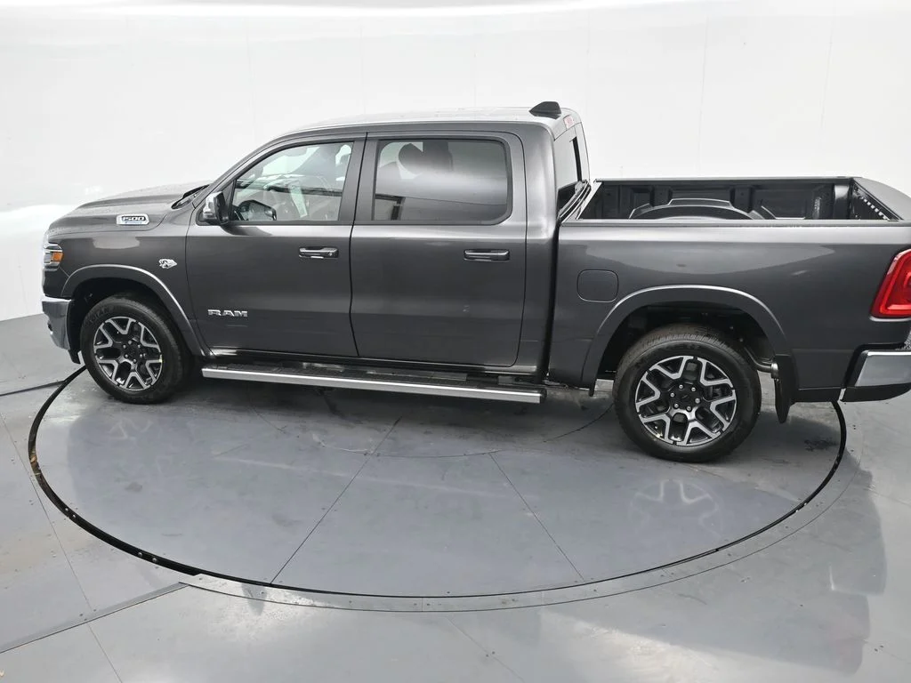 New 2026 Granite Crystal Metallic Clear-Coat Exterior Paint RAM Laramie image 30
