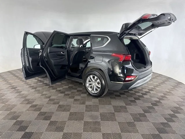 Used 2019 Black Hyundai SE image 19