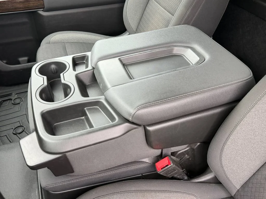 Used 2024 Downpour Metallic GMC SLE image 10