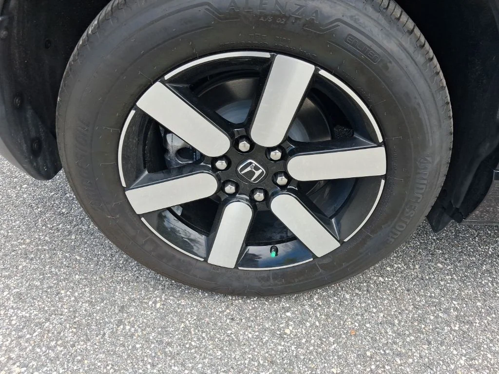 Used 2024  Honda Touring image 14