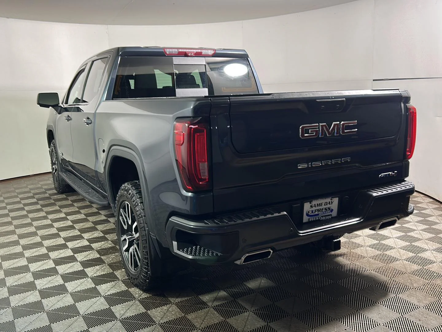 Used 2021 Dark Sky Metallic GMC AT4 image 10
