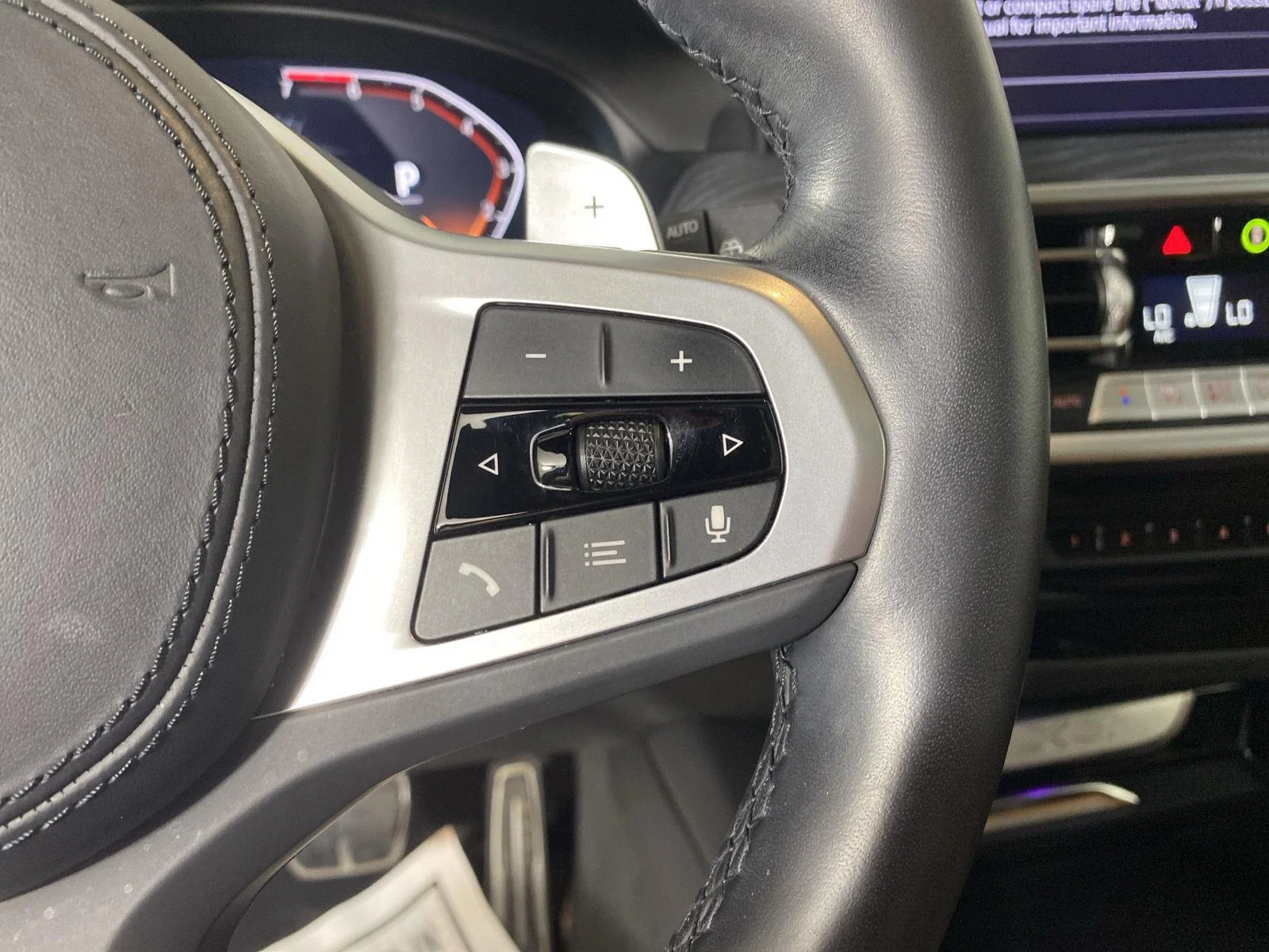Used 2024 Carbon Black Metallic BMW xDrive30i image 26