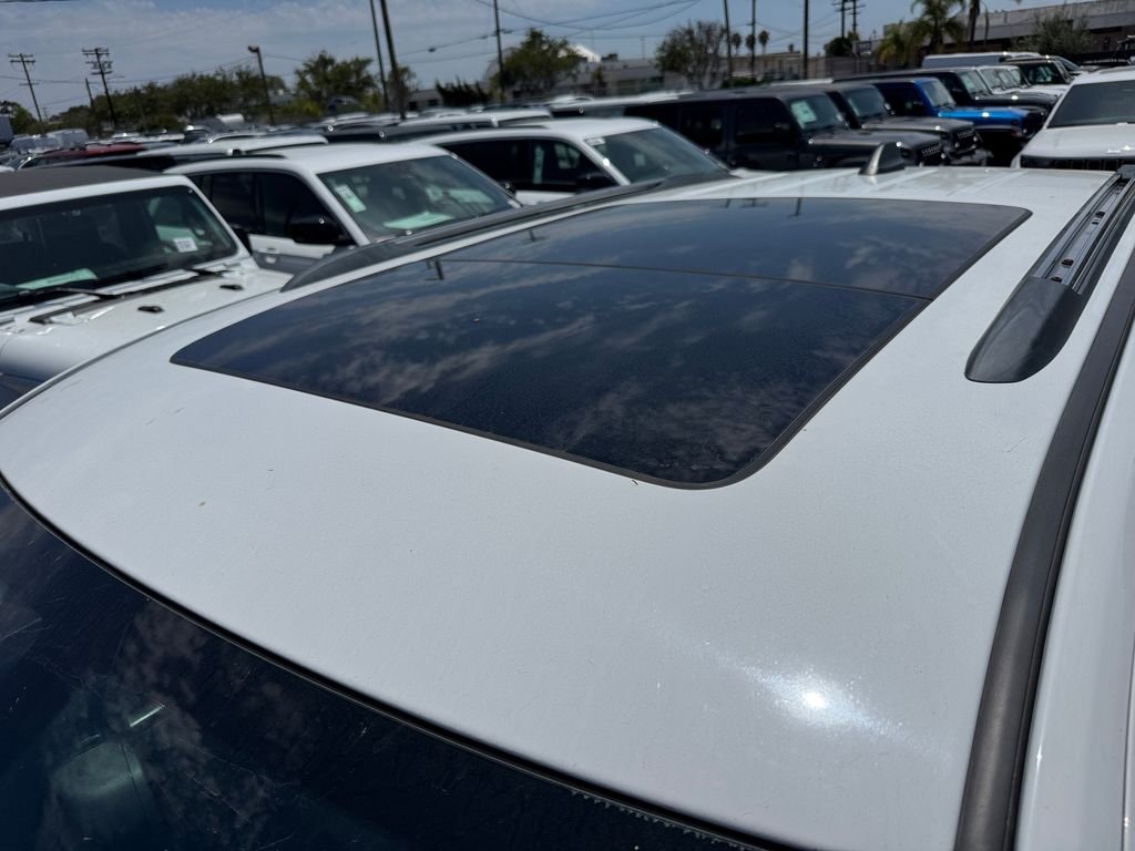 Used 2014 White Jeep Limited image 17