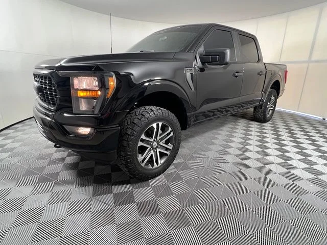 Used 2023 Black Ford XL image 3