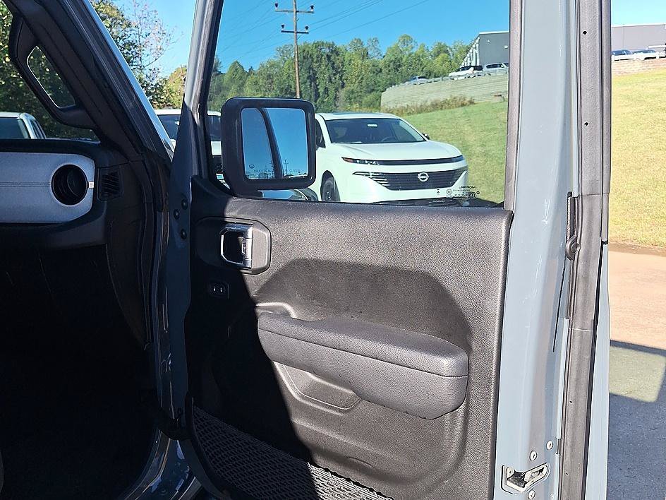 Used 2025 Anvil Clearcoat Jeep Sport S image 26