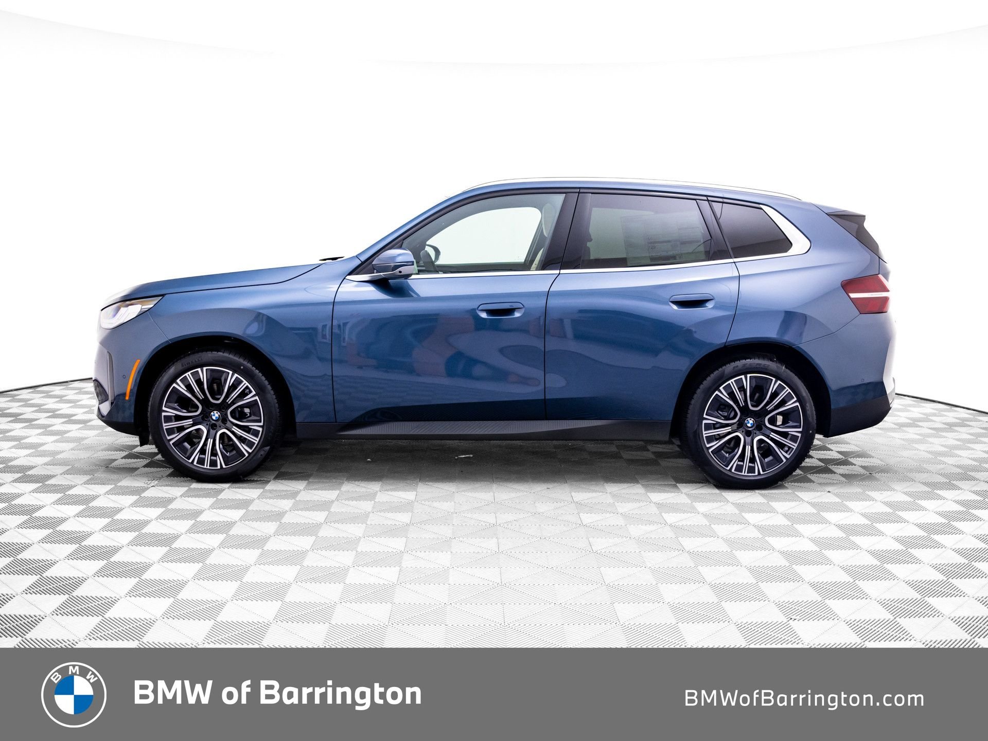 New 2026 Arctic Race Blue metallic BMW 30 xDrive image 2