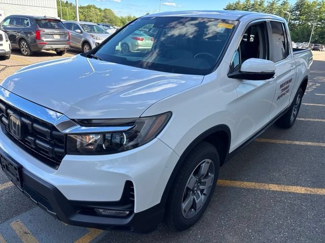 Used 2025 White Honda RTL image 3