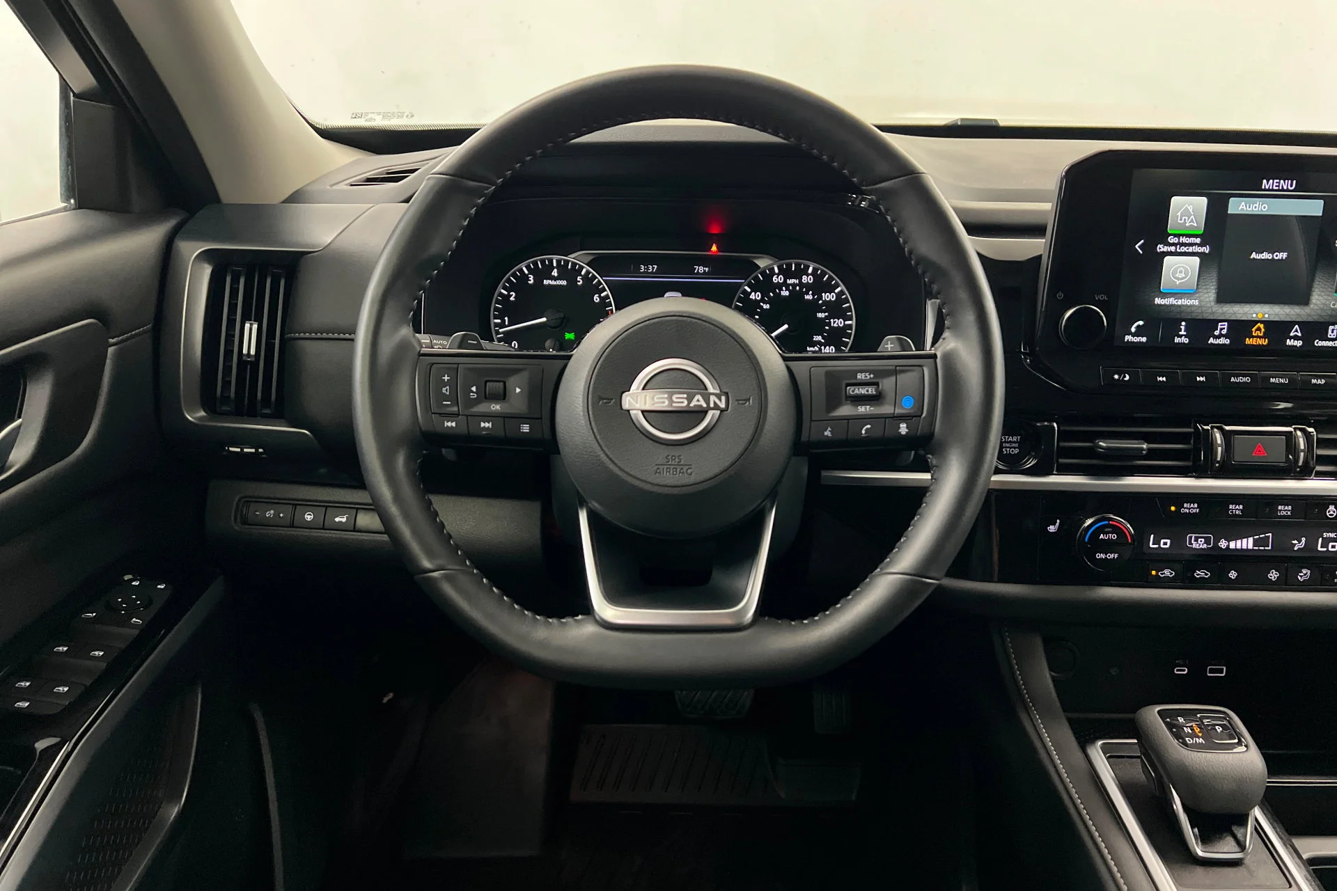 2025 Nissan Pathfinder SL - Photo 12