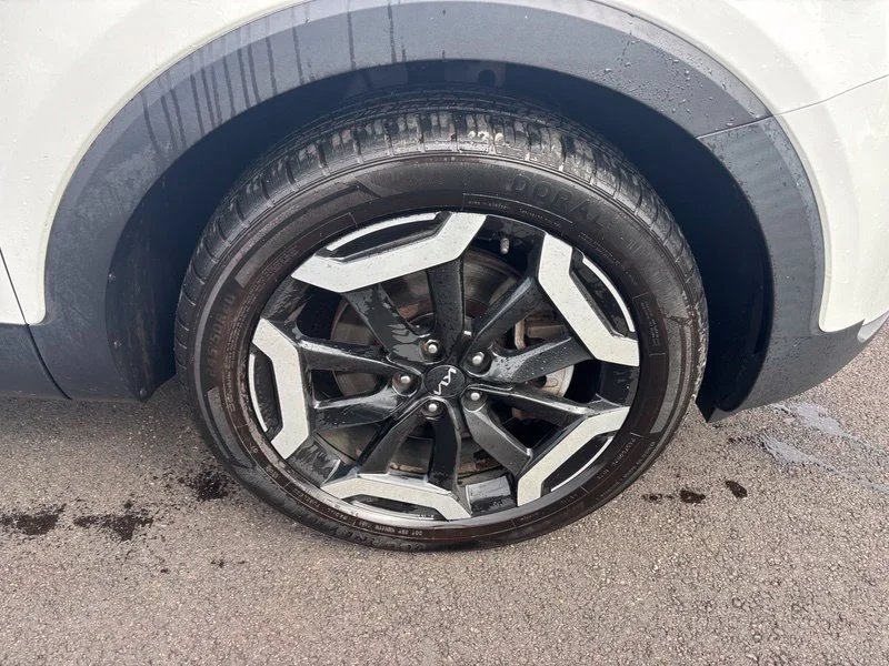 Used 2023 White Kia EX image 14
