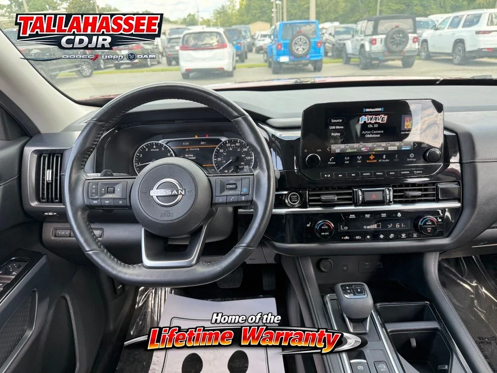 Used 2023 Scarlet Nissan SL image 31