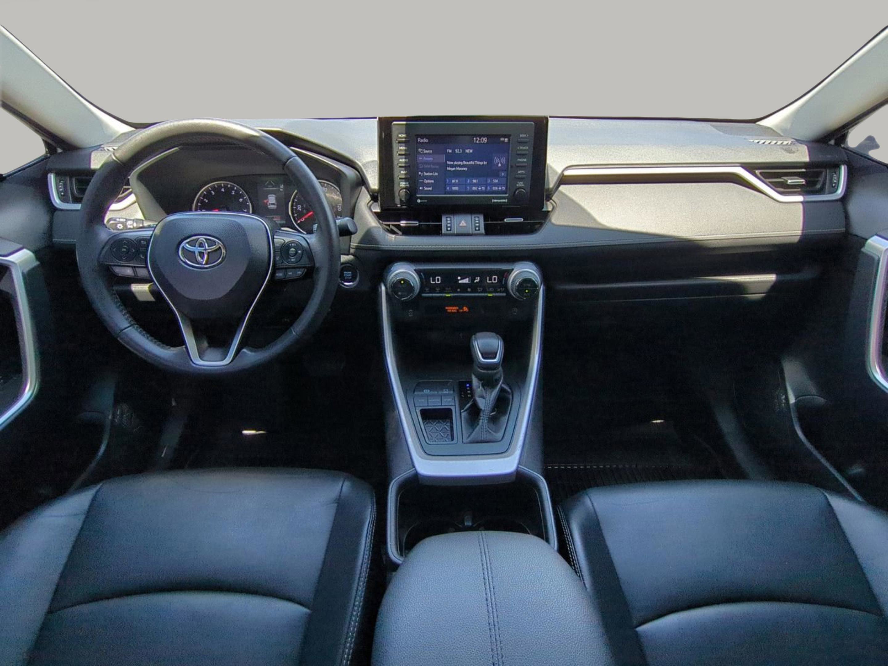 Used 2022 Blizzard Pearl Toyota XLE Premium image 4