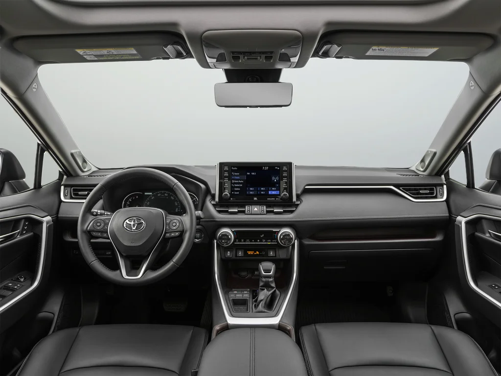 Used 2020 Silver Toyota XLE image 9