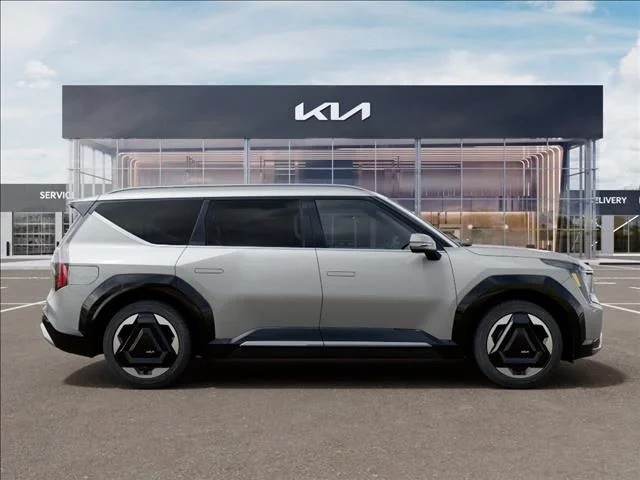 New 2026 Ivory Silver Kia Land AWD image 7