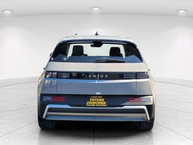 New 2026 Gray Hyundai SEL image 4