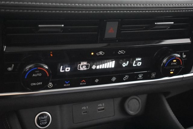 Used 2023 Gold Nissan Platinum image 32