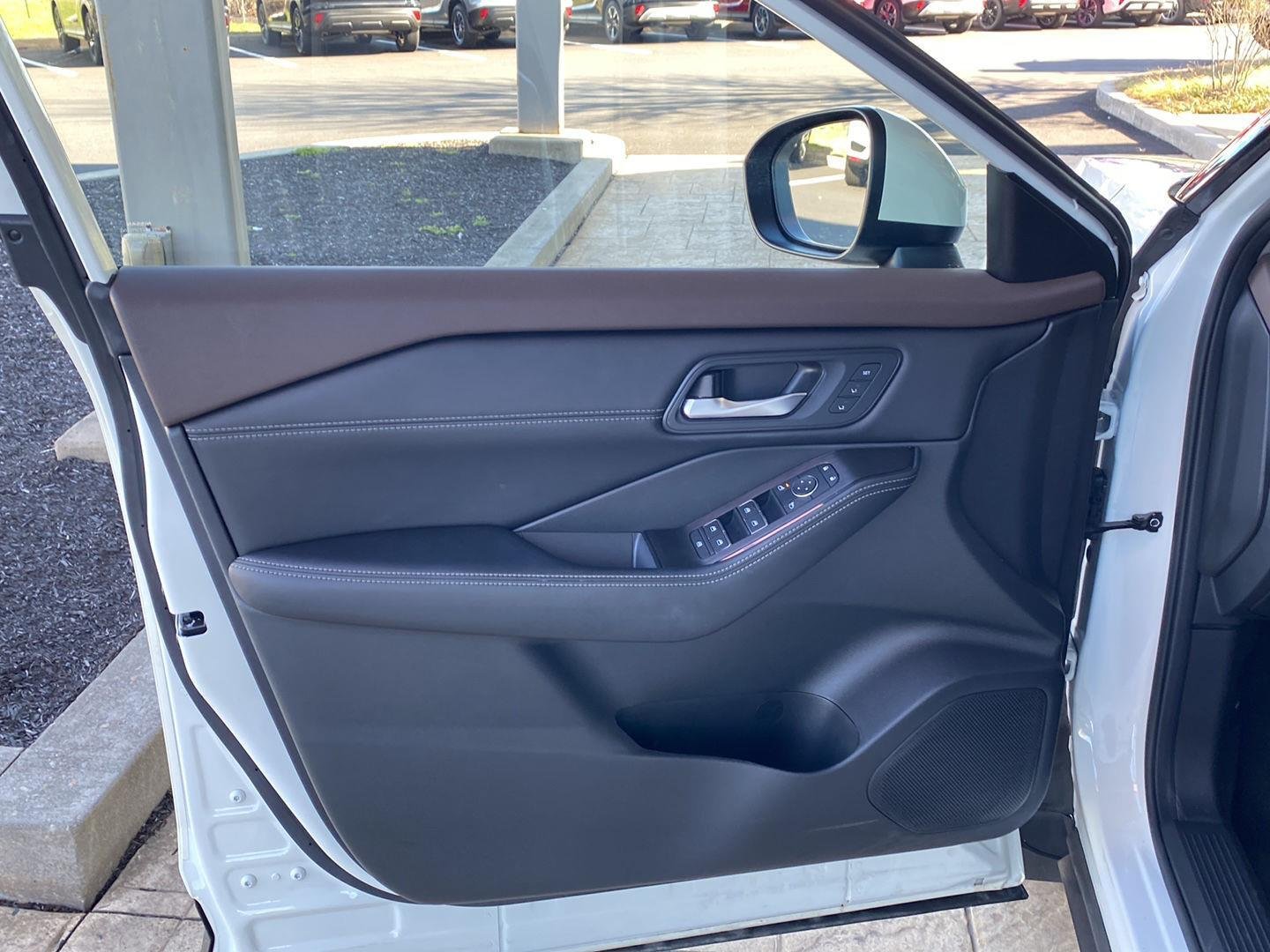 Certified Used 2023 Pearl White Tricoat Nissan SL image 23