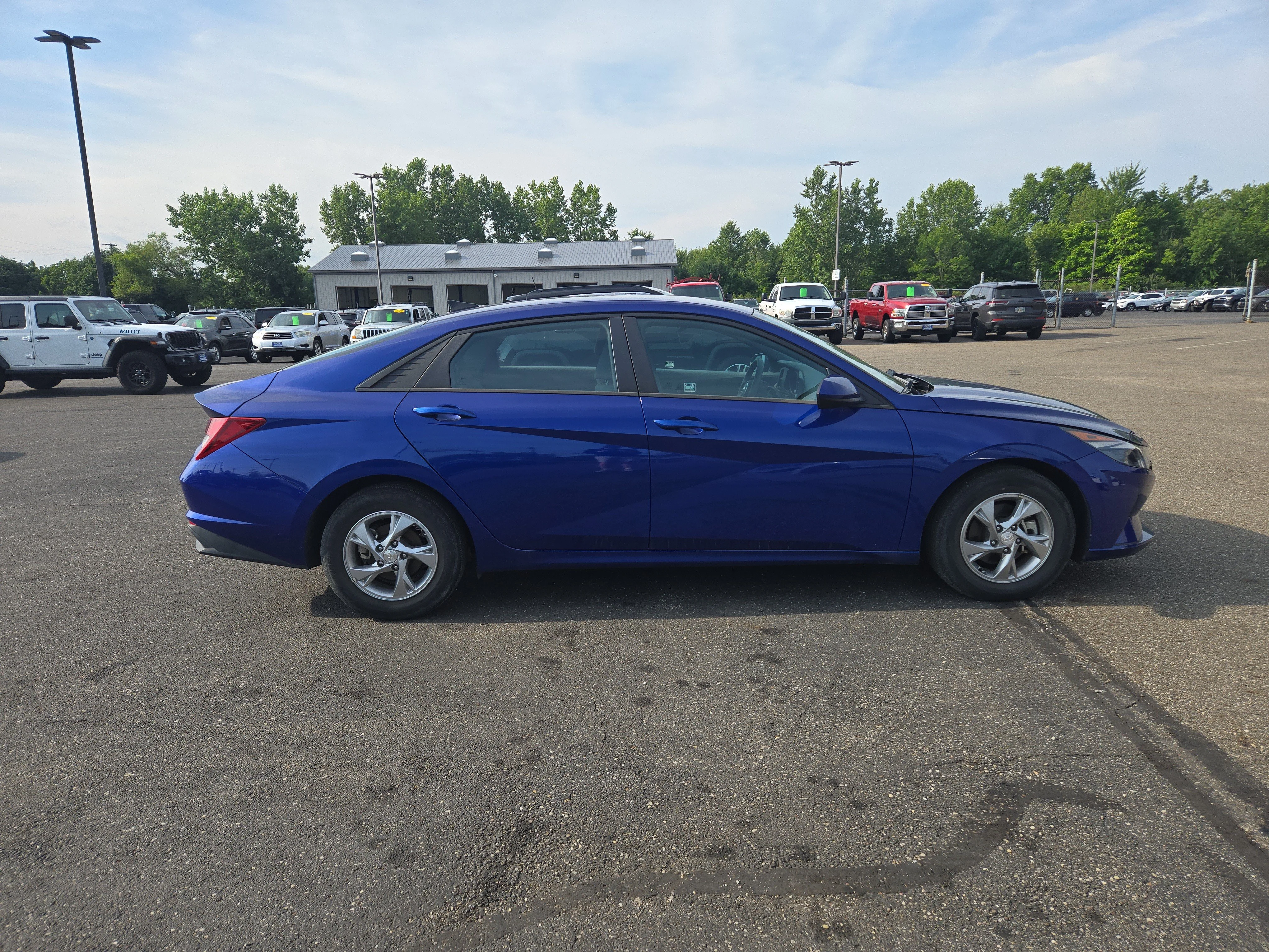 Used 2021 Intense Blue Hyundai SE image 4