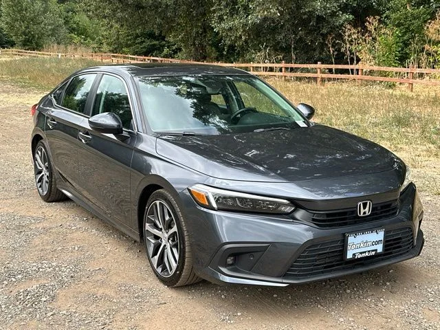 Used 2024 Silver Honda Touring image 2