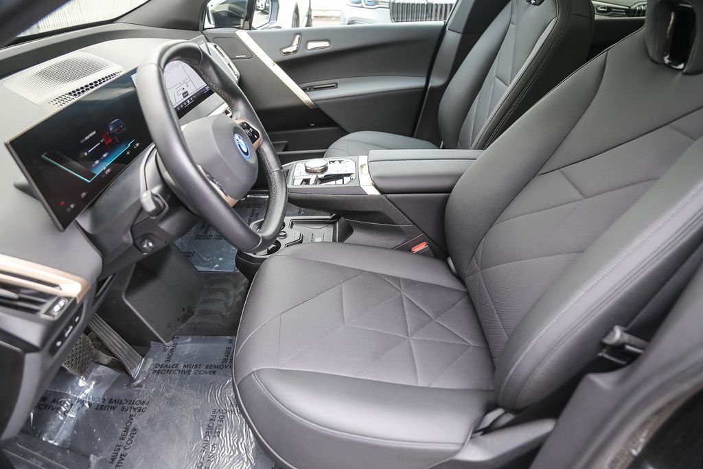 2025 BMW iX 50 - Photo 13