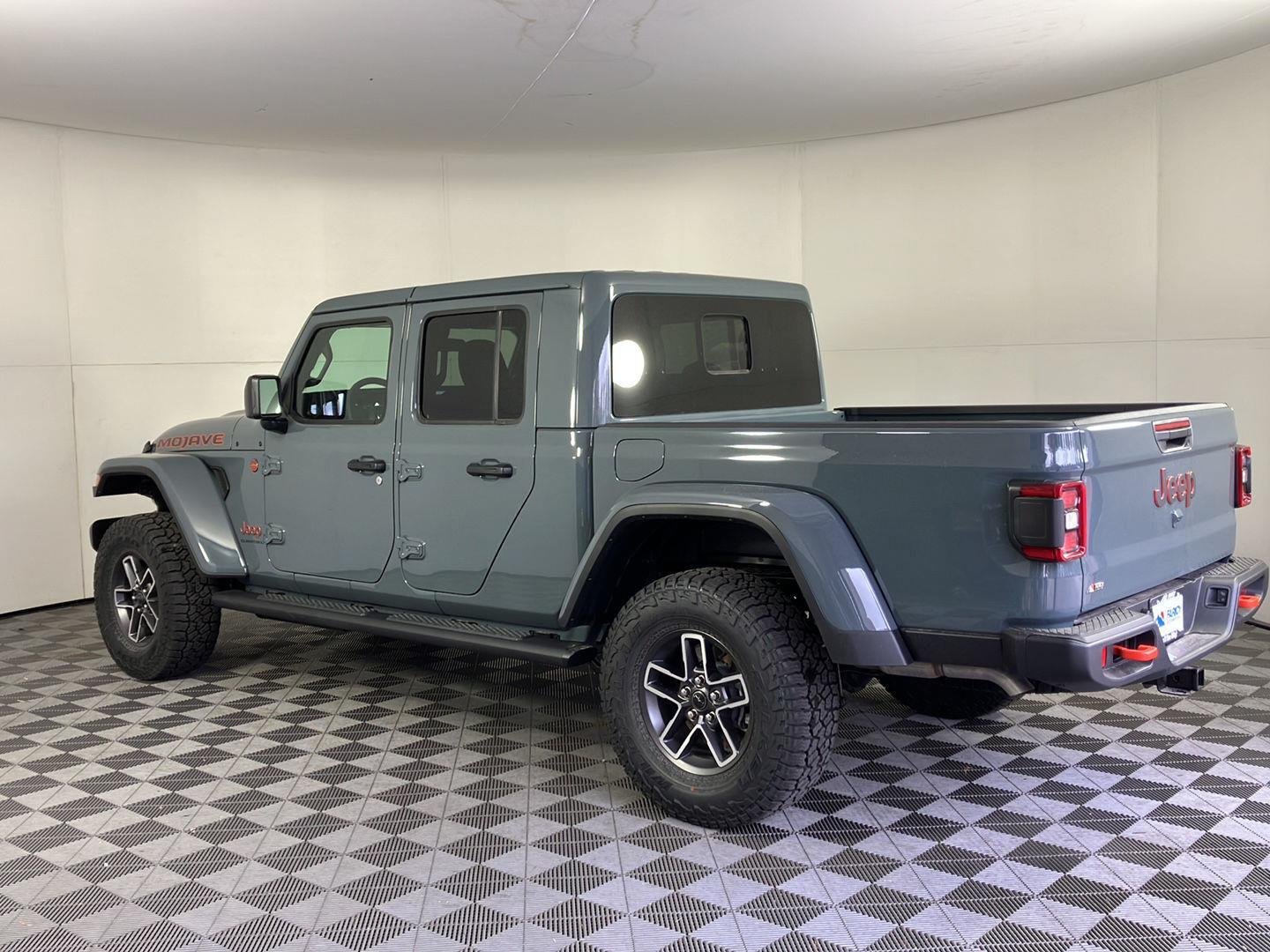 New 2026 Anvil Clear-Coat Exterior Paint Jeep Mojave image 6
