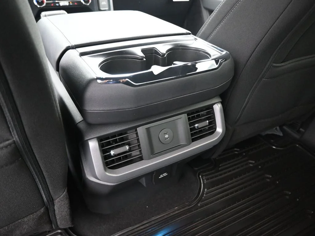 New 2026 Oxford White Ford XLT image 21