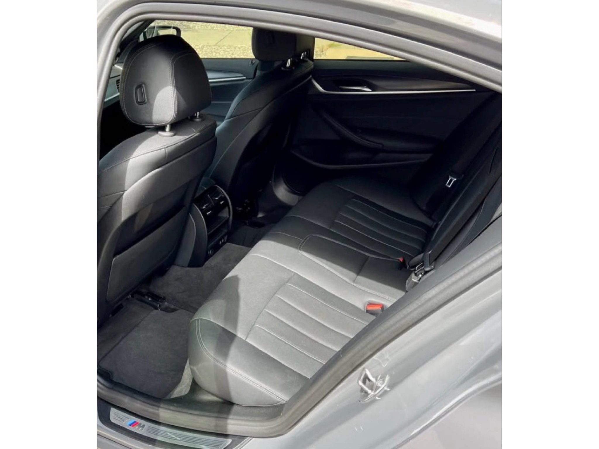 Used 2022 Bernina Grey Amber Effect Metallic BMW 530i image 8