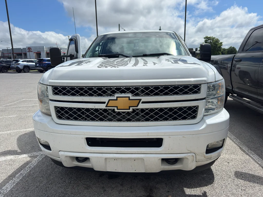 Used 2014 Summit White Chevrolet LT image 1