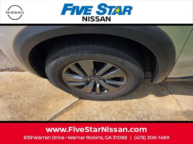Used 2024 Silver Nissan S image 5
