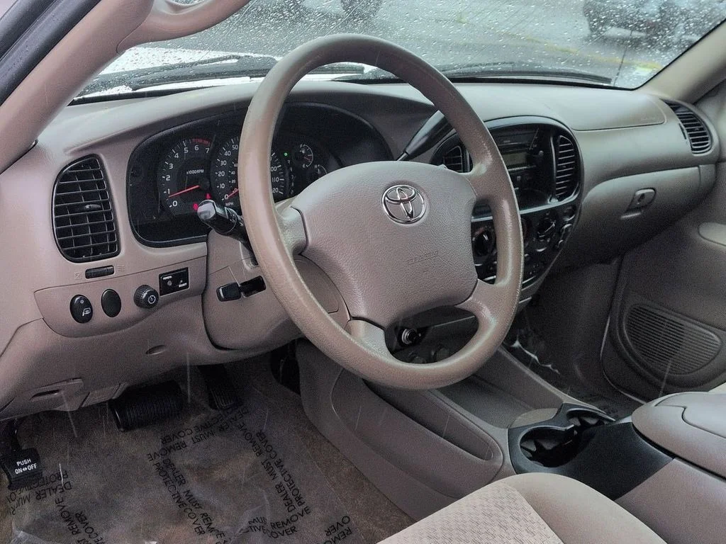 Used 2006 Natural White Toyota SR5 image 11