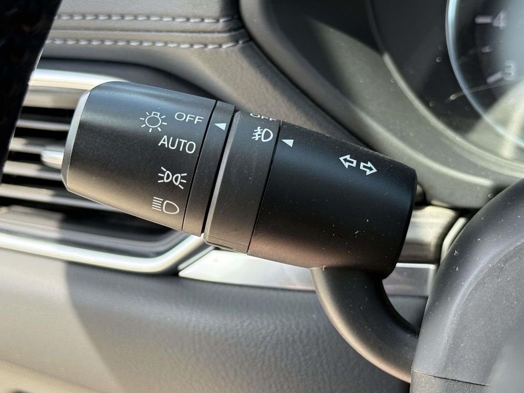 Used 2019 Silver Mazda Grand Touring image 25