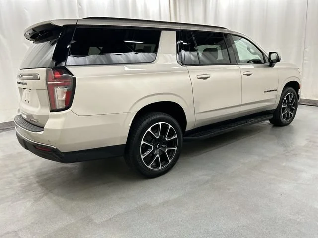 Used 2022 EMPIRE BEIGE METALLIC Chevrolet RST image 4