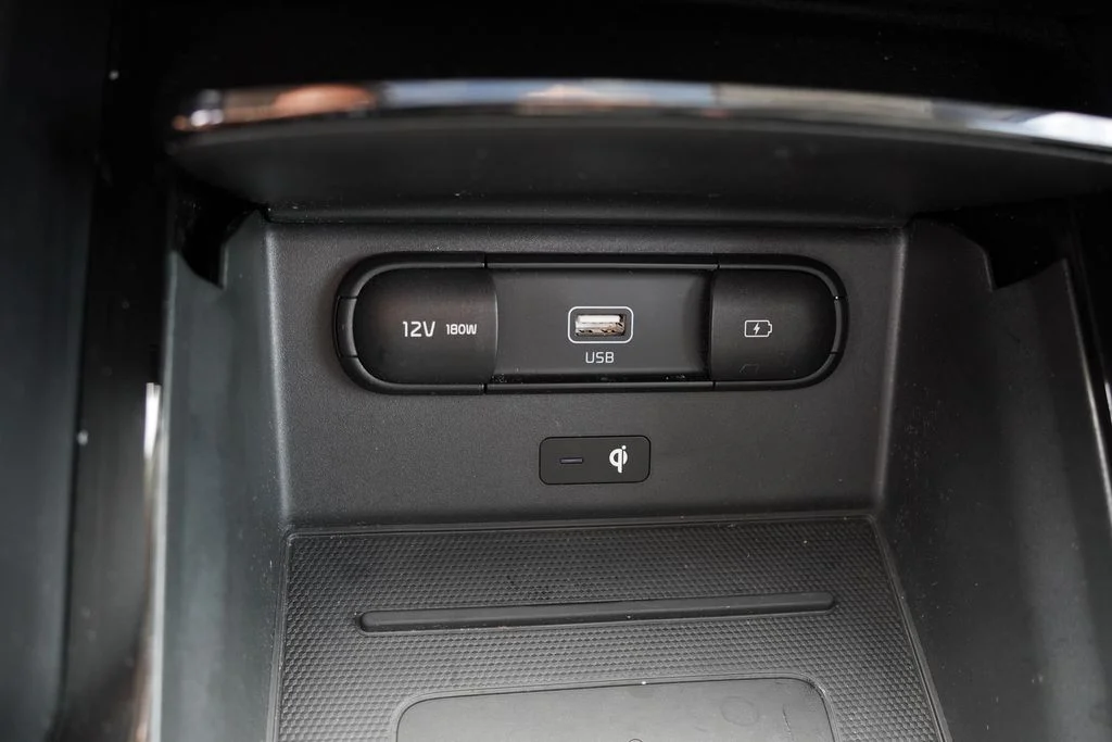 Used 2021 Glacial White Pearl Kia SX image 34