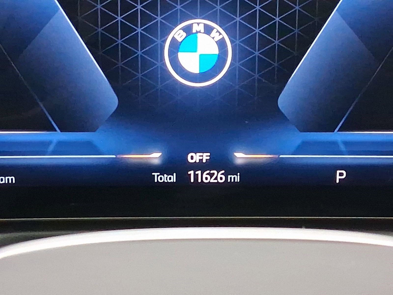 2025 BMW 3 Series 330i - Photo 18