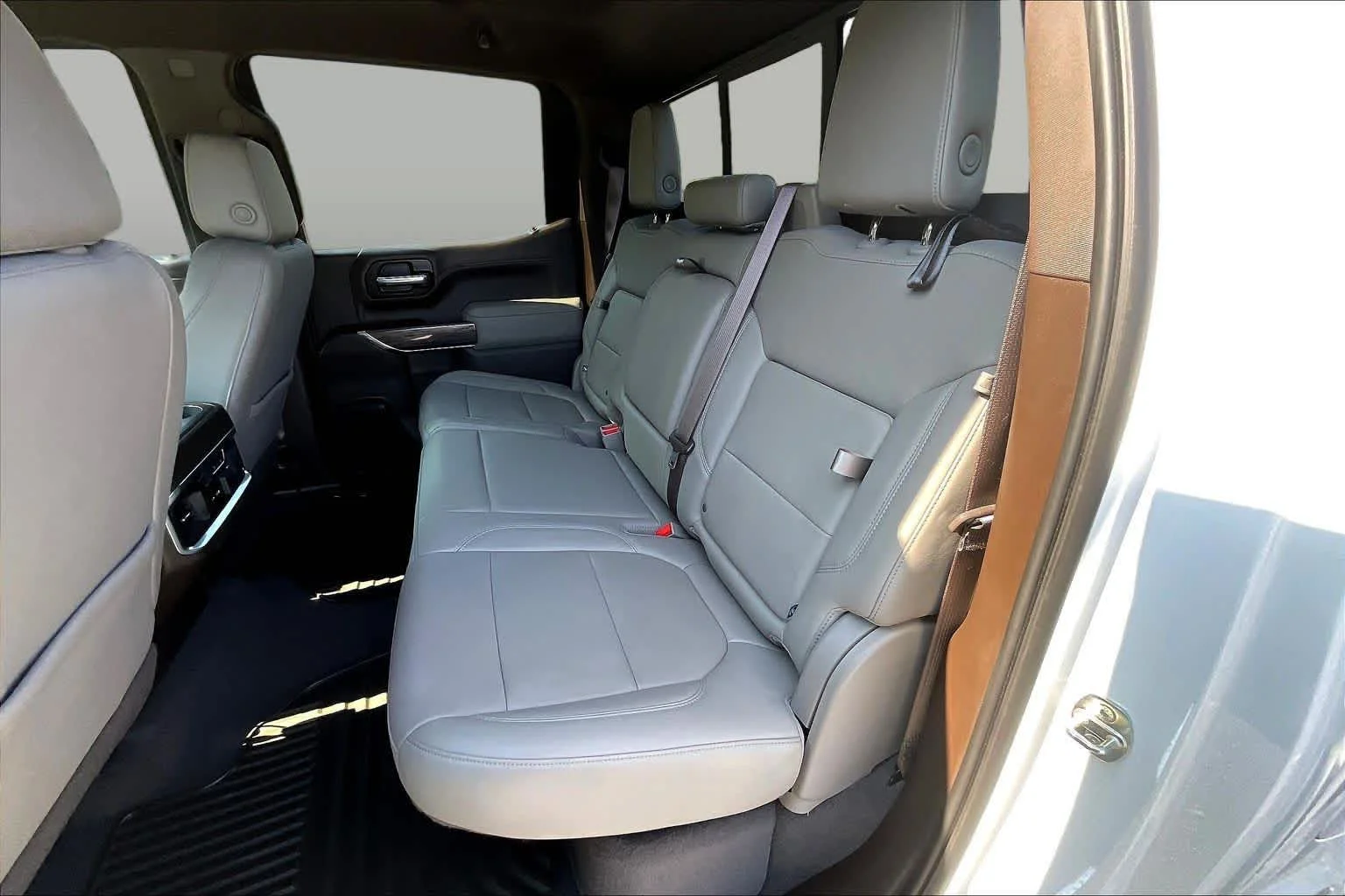 Used 2020 Summit White Chevrolet LTZ image 19