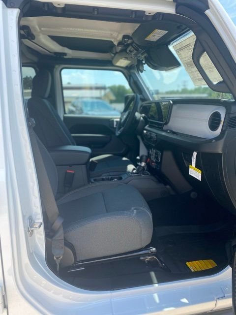 New 2026 Bright White Clear-Coat Exterior Paint Jeep Willys image 11