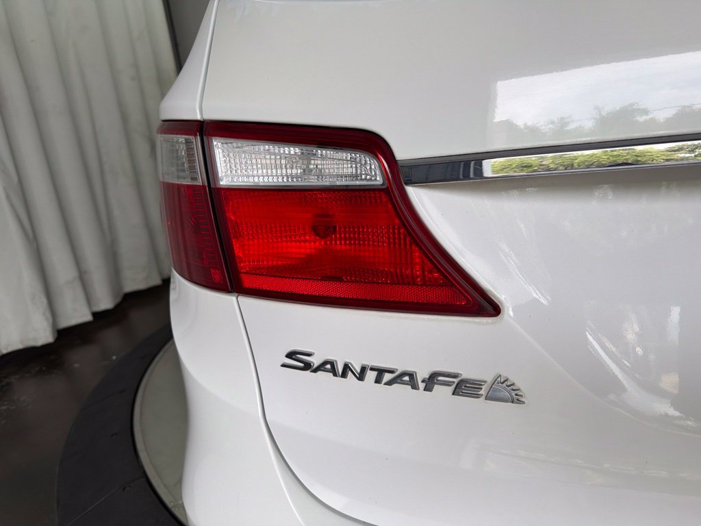 Used 2016 White Hyundai SE image 12
