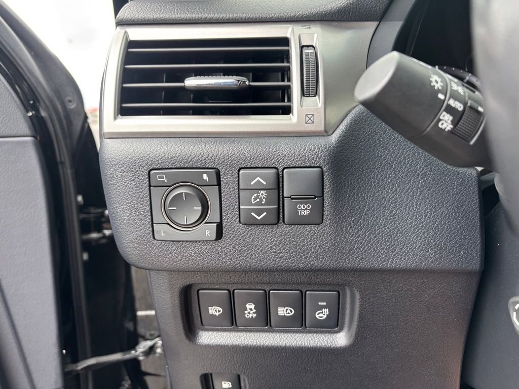 Used 2023 Black Lexus 460 image 25